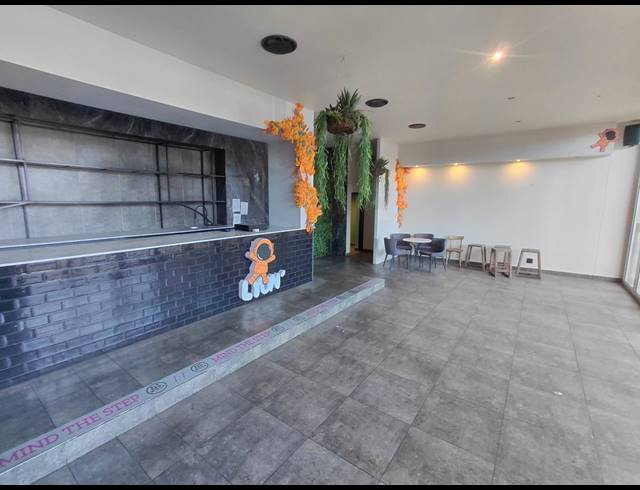 426M² RETAIL TO LET IN FOURWAYS